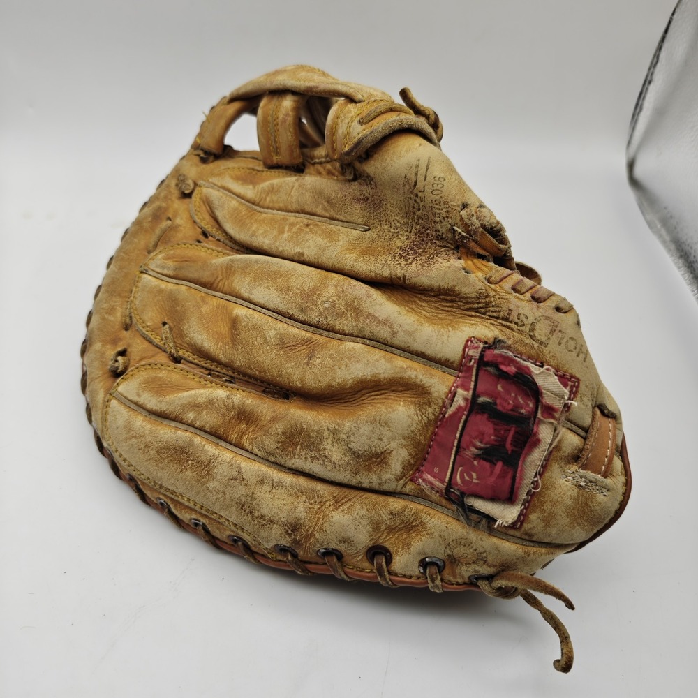 Vintage Rawlings RFM9 Catchers Baseball Glove 9" Deep Well Pocket